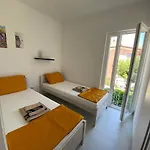 Apartmani Grebastica *