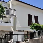 Apartmani Grebastica 公寓