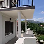 Apartmani Grebastica *
