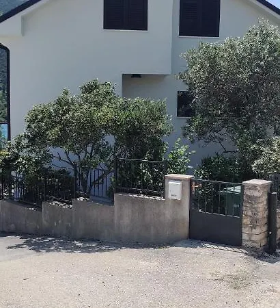 Dumo Apartments Grebastica