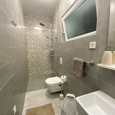 דירה Dumo Apartments Grebastica *