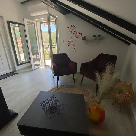 Dumo Apartments Grebastica *