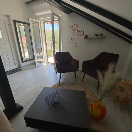 Apartmani Grebastica Apartment