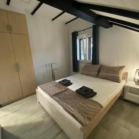 Apartment Apartmani Grebastica *