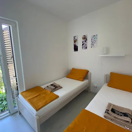 Apartment Apartmani Grebastica *