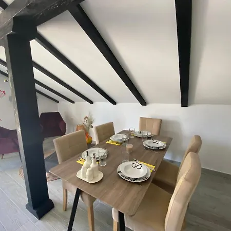 Dumo Apartments Grebastica