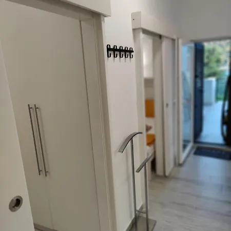 Apartmani Grebastica Apartment *