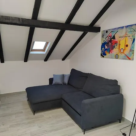 Dumo Apartments Grebastica