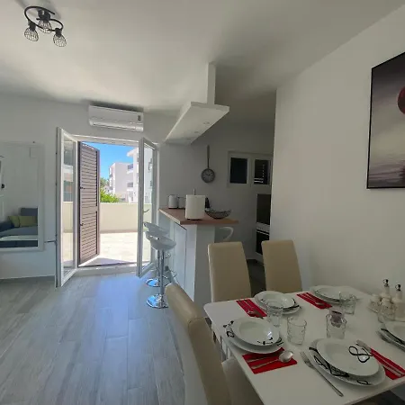 Apartmani Grebastica *