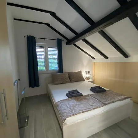 Apartmani Grebastica Apartman *