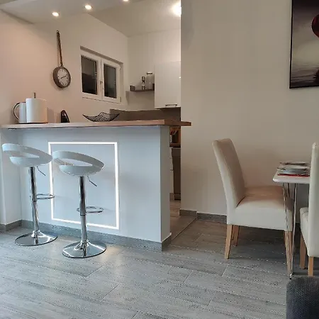 דירה Dumo Apartments Grebastica