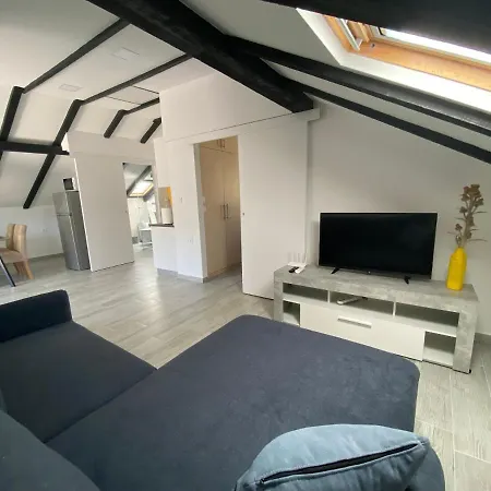 Dumo Apartments Grebastica *
