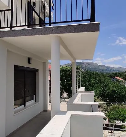 Dumo Apartments Grebastica *