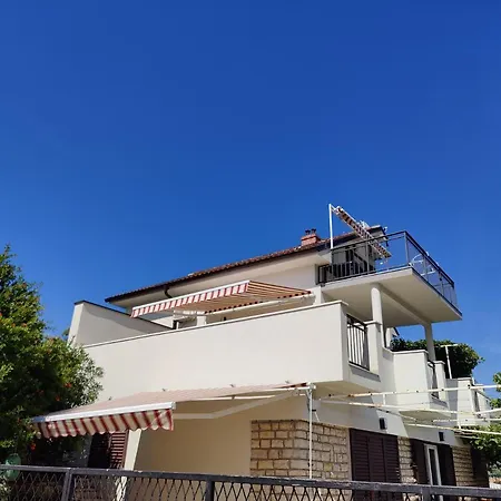 דירה Dumo Apartments Grebastica