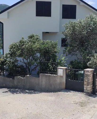 Apartmani Grebastica