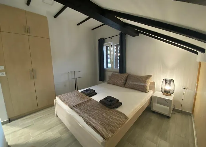 아파트 Apartmani Grebastica Grebaštica