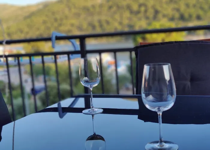 아파트 Apartmani Grebastica *