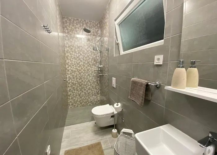 아파트 Apartmani Grebastica *