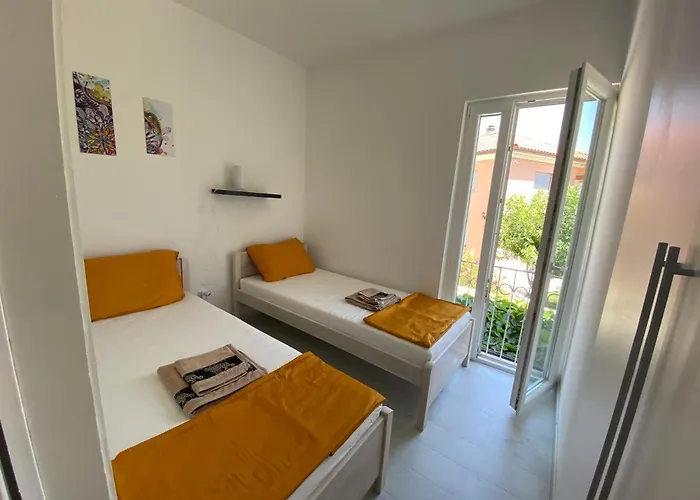 Apartmani Grebastica *