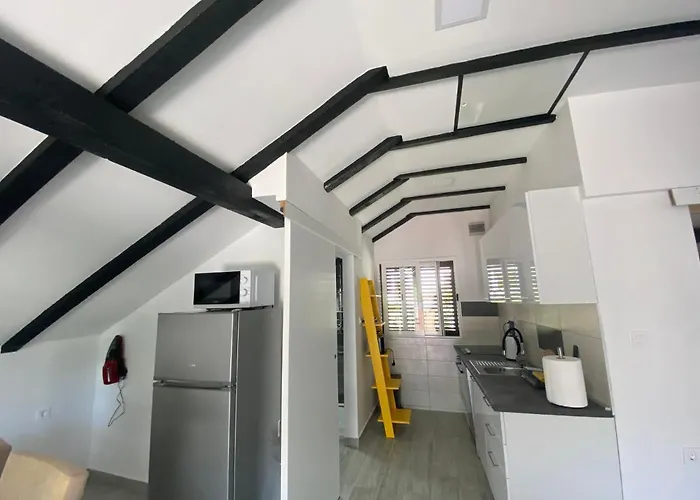 아파트 Apartmani Grebastica