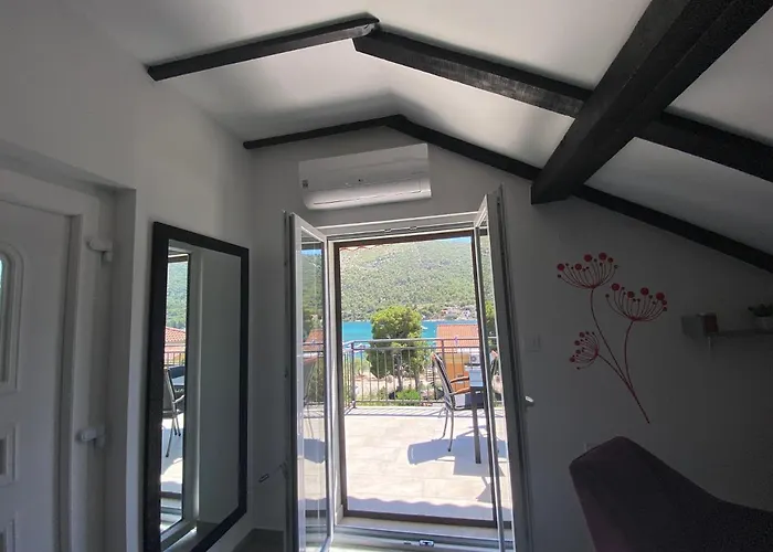 아파트 Apartmani Grebastica *