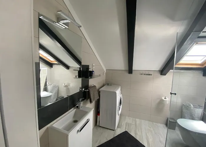 Apartmani Grebastica 아파트 *