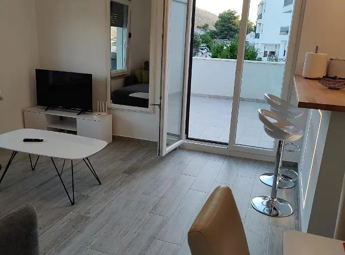 아파트 Apartmani Grebastica *