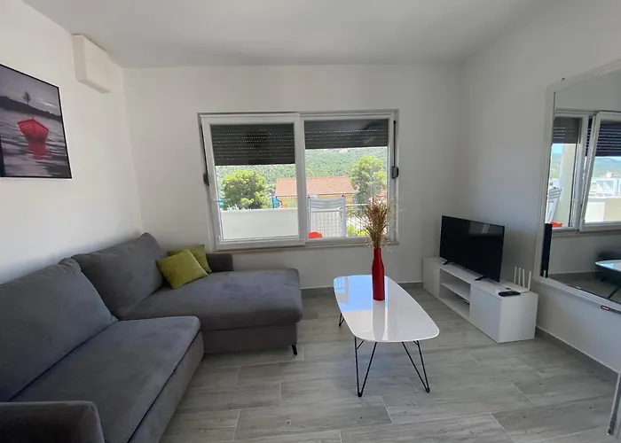 아파트 Apartmani Grebastica Grebaštica