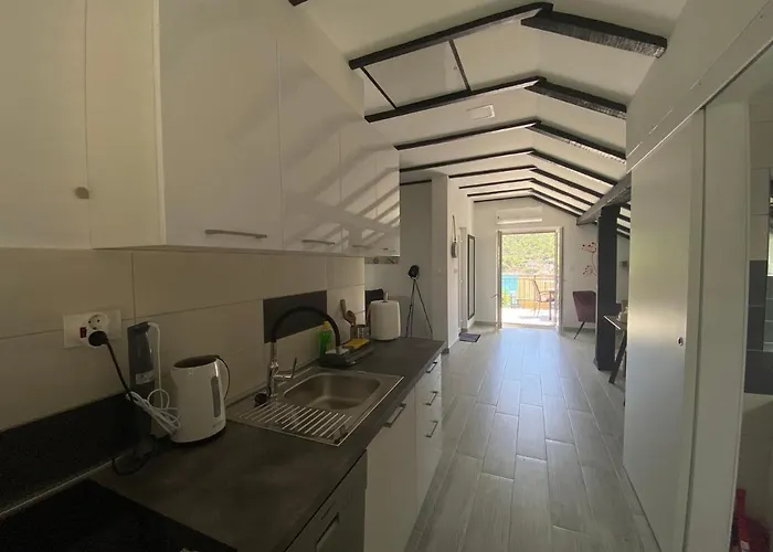 Apartmani Grebastica 아파트