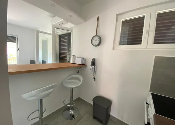 Apartmani Grebastica *