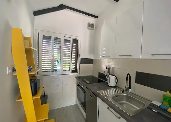 아파트 Apartmani Grebastica