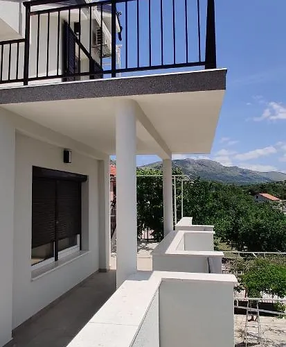 Apartmani Grebastica *