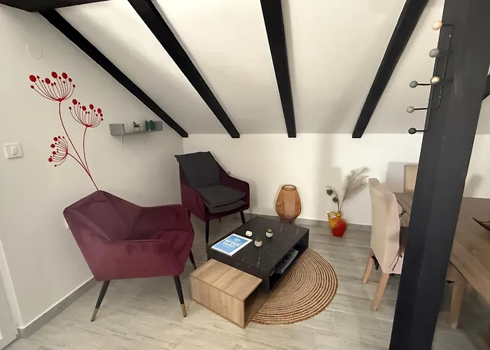 Apartmani Grebastica 아파트