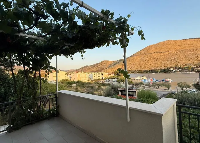 아파트 Apartmani Grebastica *